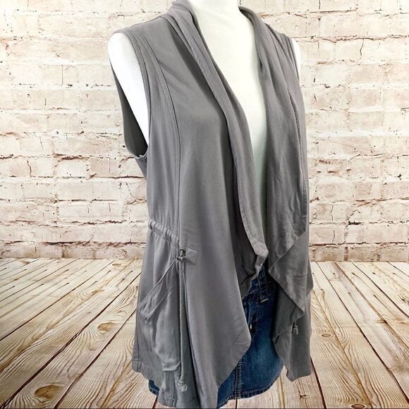 Miami Francesca’s pull cord sleeveless vest - Picture 1 of 6